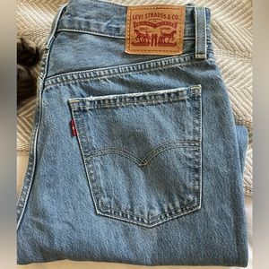 Low Pro Straight Levi’s
